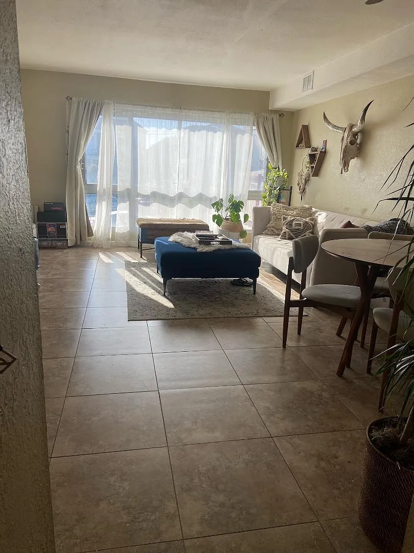 1 bed, 700 sqft, $2,400 — Photo 1