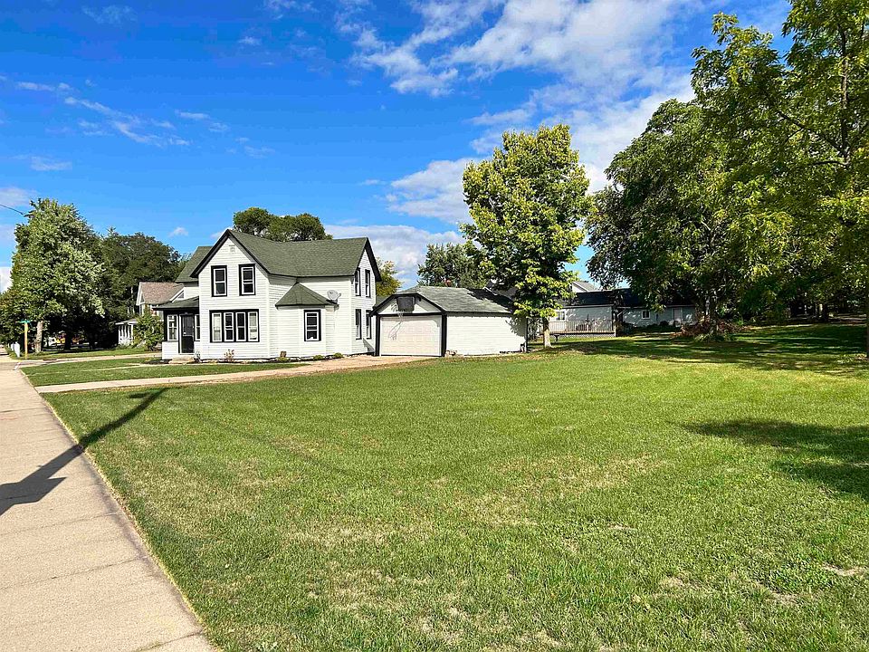 802 Depot St, Manawa, WI 54949 Zillow