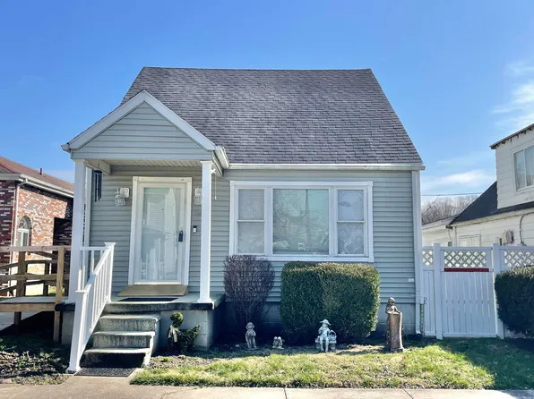 260 E 3rd St, Ceredo, WV 25507