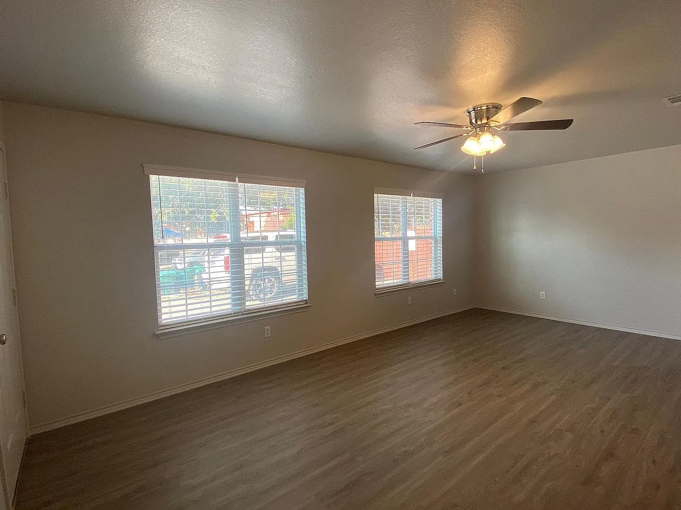 415 E 4th Ave, Belton — Photo 4