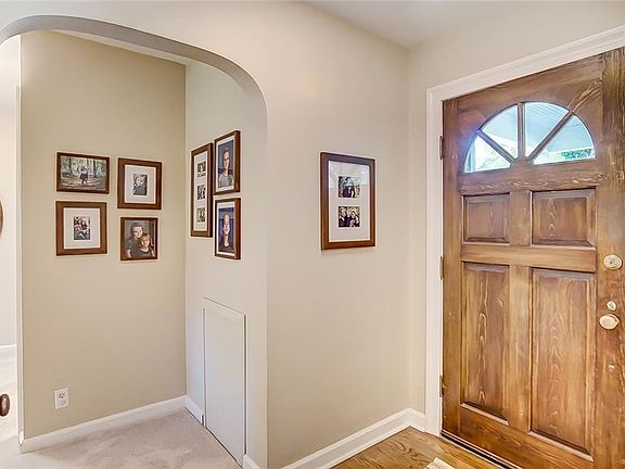 4th image of 201 Oakview Dr
