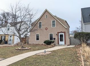 680 Montana Ave E, Saint Paul, MN 55106