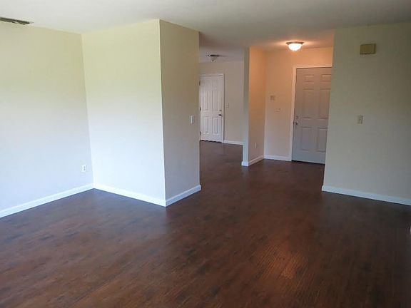 4th image of 4691 Brookfield Dr