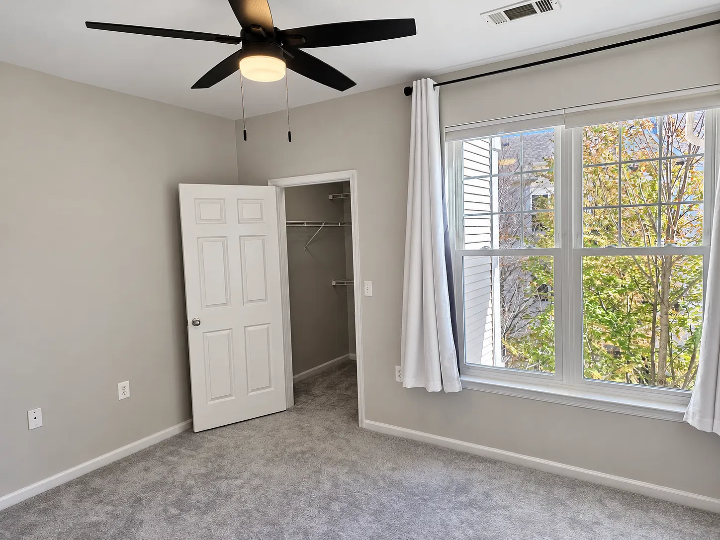 2 bed, 1241 sqft, $2,400 — Photo 4
