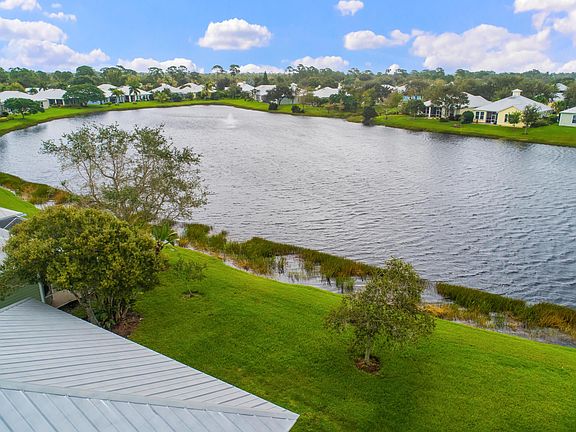 3rd image of 603 NE Canoe Park Cir