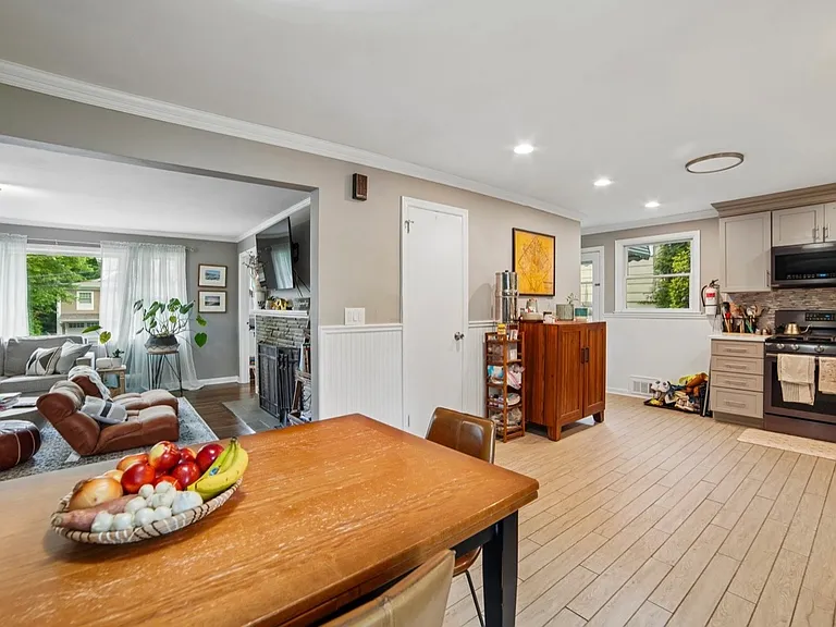 31 Albright Cir — Photo 6
