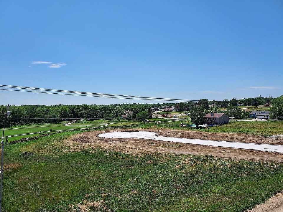 1st image of 370 Cottonwood Dr