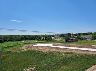 370 Cottonwood Dr, Bennet, NE 68317