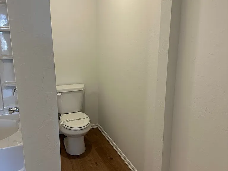 1076 Westbrook Blvd — Photo 12