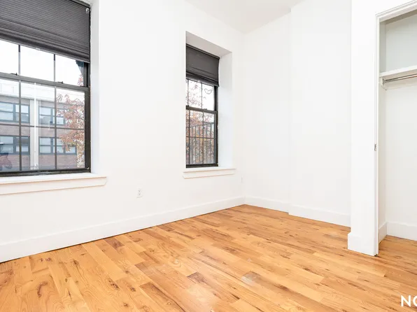 257 Hart Street image 2 of 21