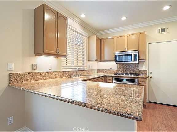 2nd image of 30 Vista Del Cerro