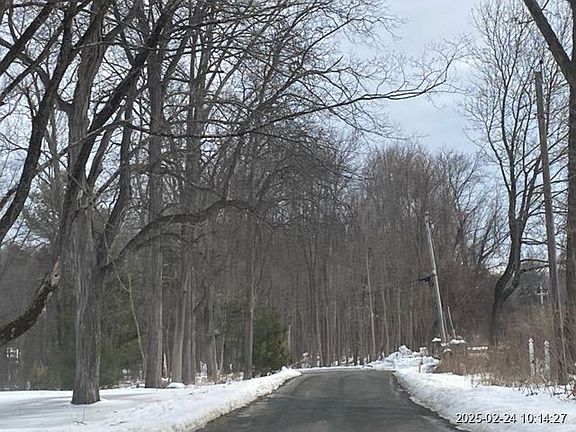 Exterior Neighborhood (street photo)