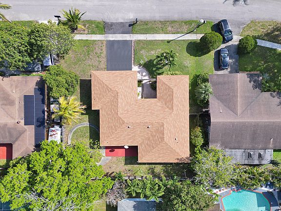 4th image of 7901 NW 44th Court