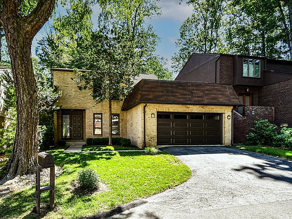2nd image of 3506 Redwood Ct