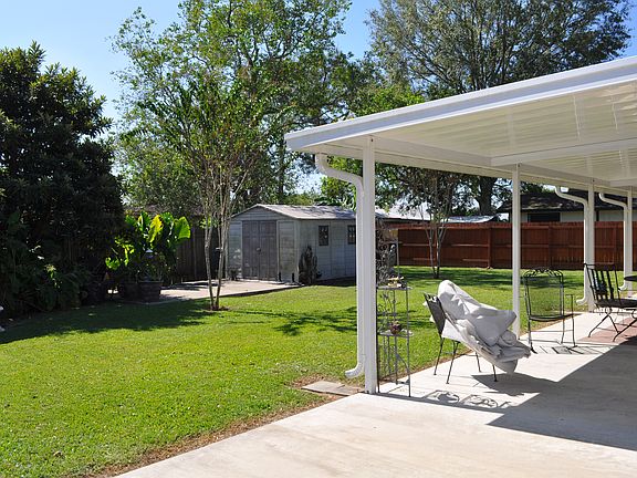 5th image of 1308 Burk Pl