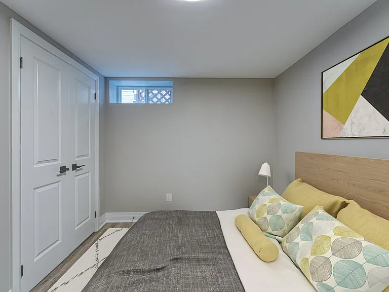 1344 Waverley Cres #2 — Photo 12