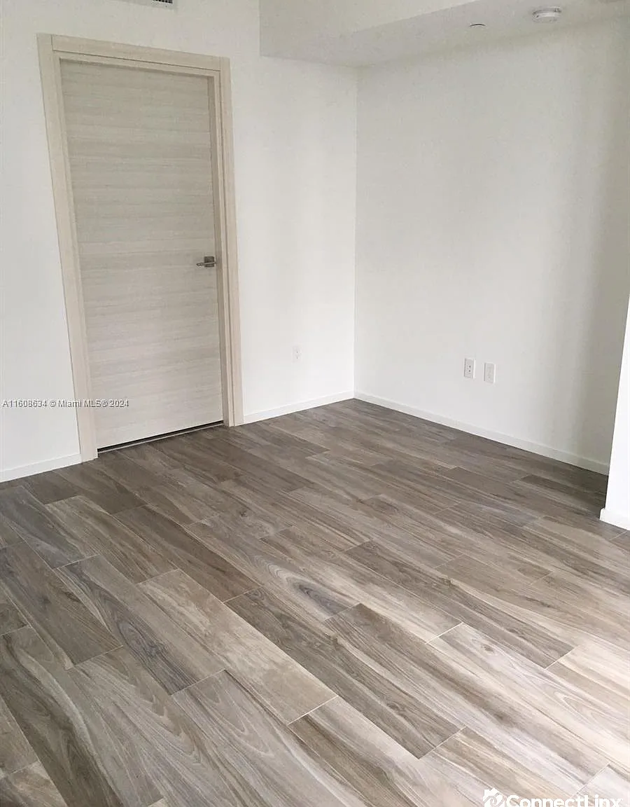 2 bed, 2.0 bath, $5,490 — Photo 4