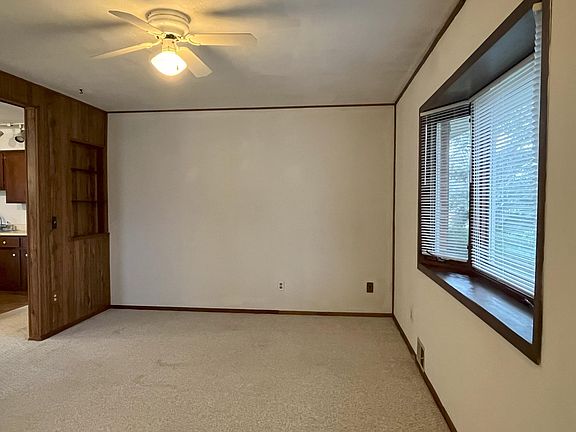 4th image of 126 Tower Dr