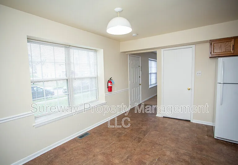 5729 Irving Ave — Photo 8