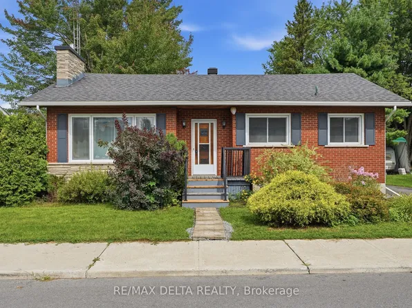 29 Catherine St E, North Glengarry, ON K0C 1T0