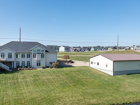 2nd image of 2182 Seippel Rd