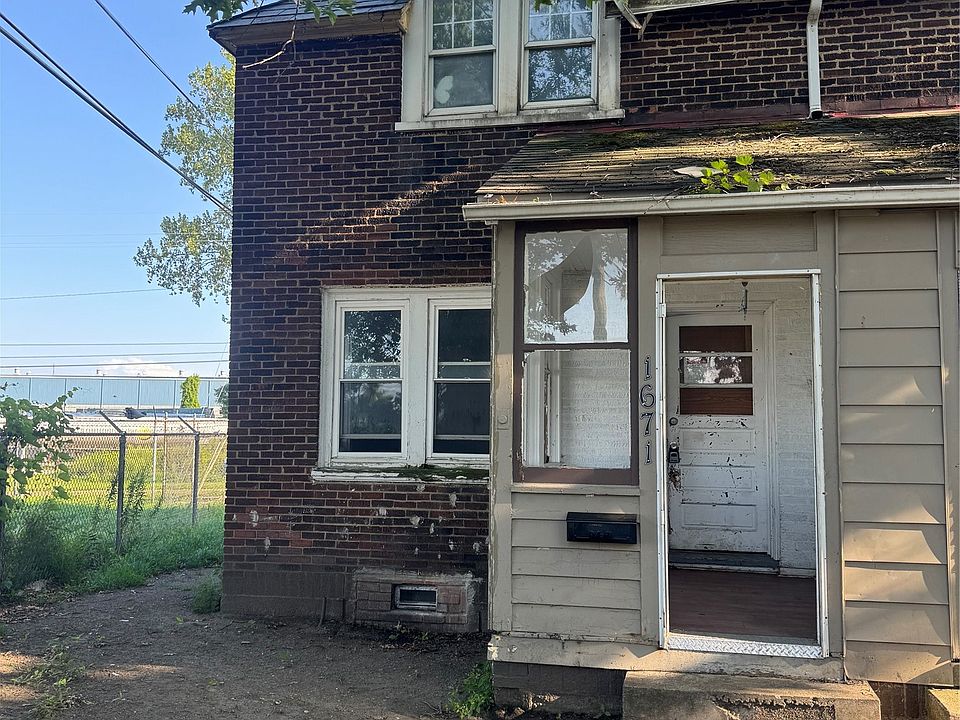 1st image of 1671 W 15th St