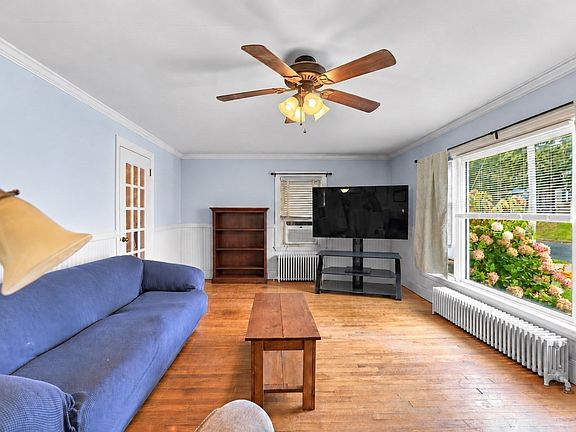 3rd image of 19 Nautilus St