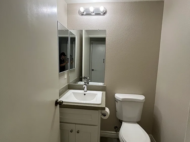 20601 Seine Ave #15 — Photo 15