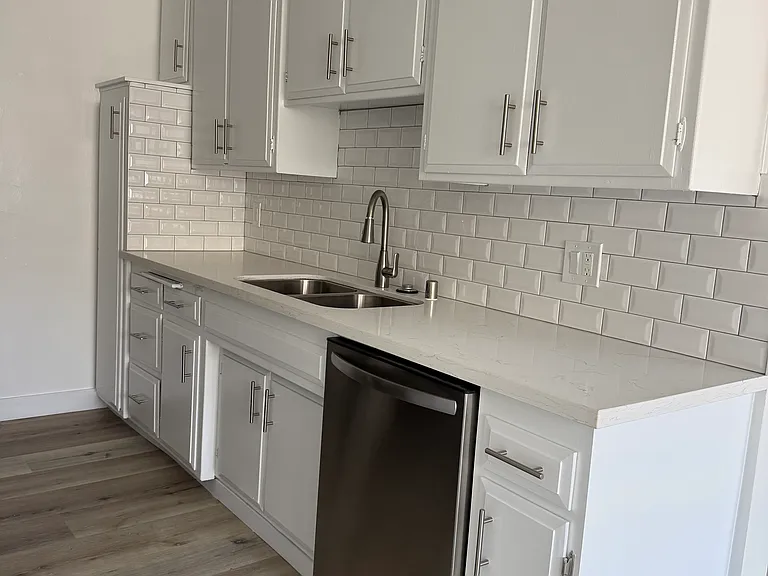 1030 N Edinburgh Ave #6 — Photo 6