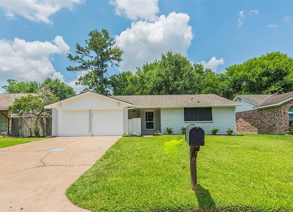 1st image of 19326 Wood Village Ln