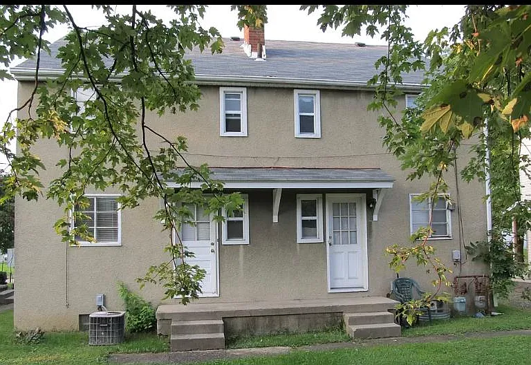 2951 E Moreland Dr — Photo 1