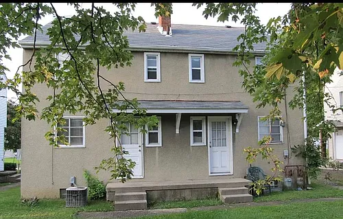 2951 E Moreland Dr Photo 1