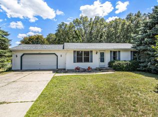 23177 Meadow Ln, Mattawan, MI 49071