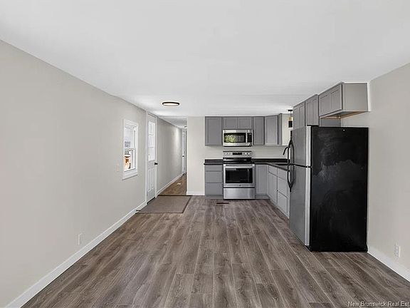 3rd image of 19 Gull St