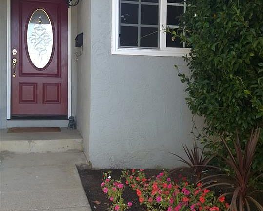5th image of 32406 Crest Ln