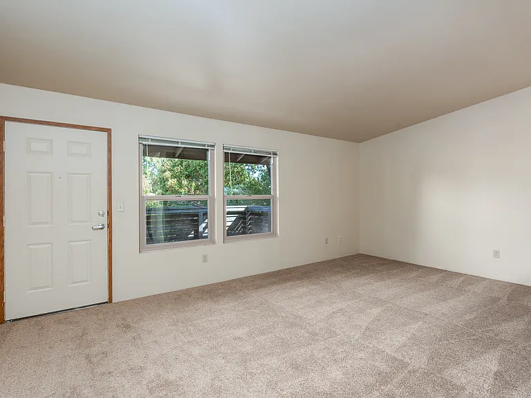Meadowrock Apartments — Photo 18