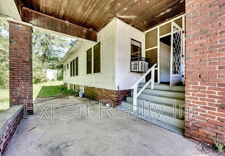 608 5th Ave — Photo 17