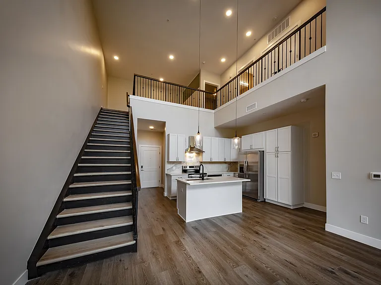 124 W Superior St #110 — Photo 15