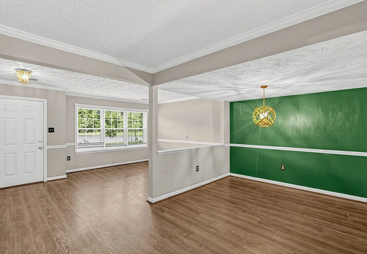 3 bed, 3.0 bath, 1368 sqft, $2,700 — Photo 4