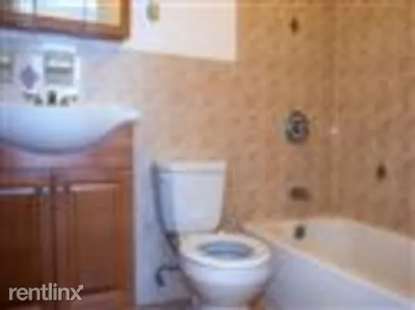 445 Willoughby Ave, Brooklyn, NY 11206