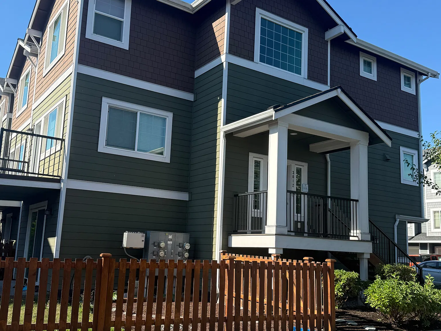 3012 34th Pl — Photo 2