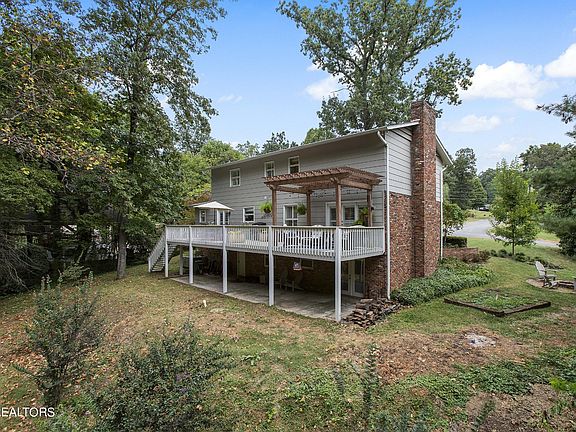 4th image of 373 S Sevenoaks Dr