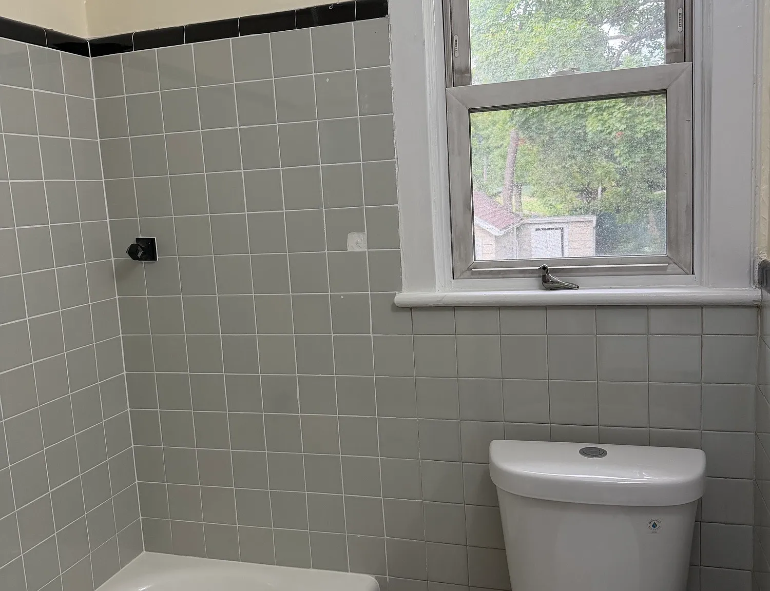 4 bed, 1500 sqft, $3,800 — Photo 2
