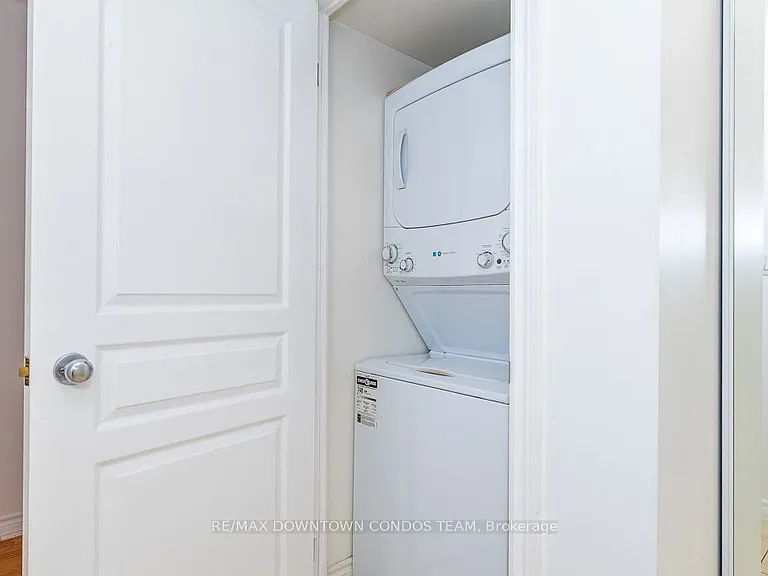 801 Bay St #611 — Photo 18