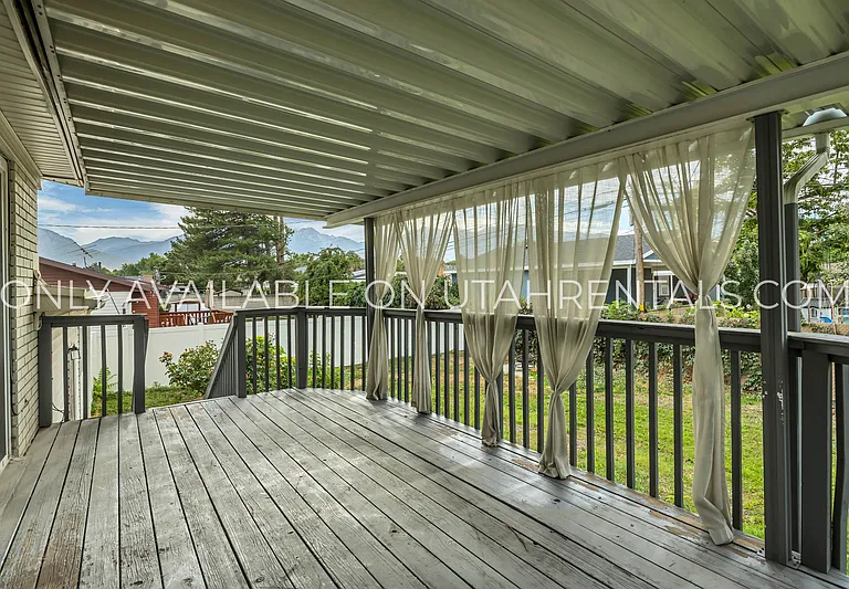 336 E Rena Ave — Photo 9