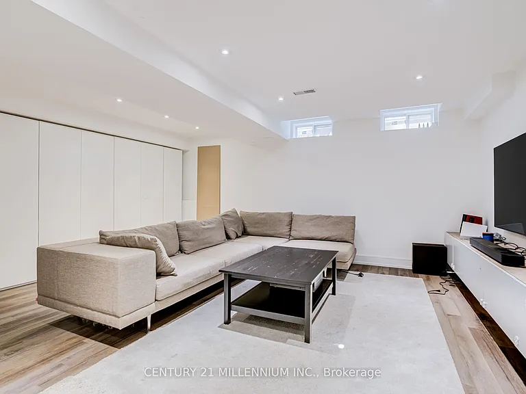 30 Queensmill Ct — Photo 39