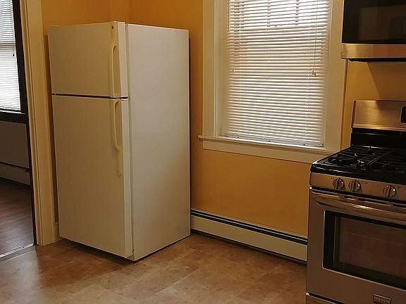 1 Bed Rm 1st Fl Kitchen