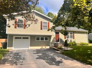 22 Barksdale Rd, West Hartford, CT 06117