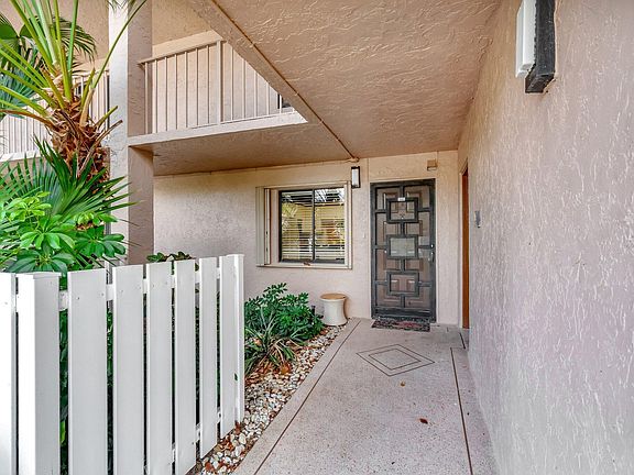 4th image of 7280 Amberly Lane #110
