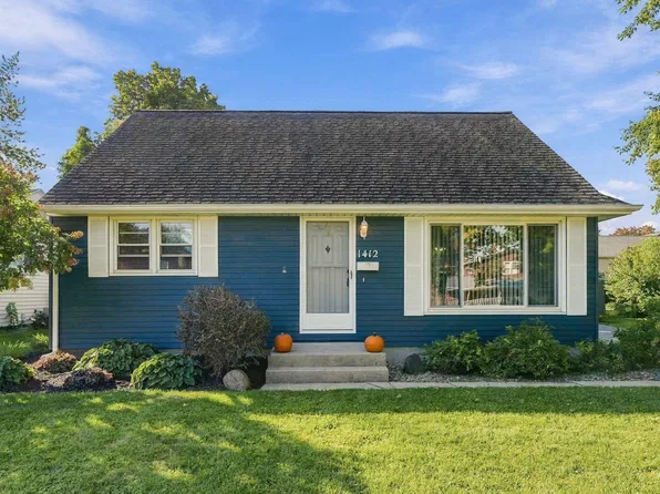 1412 S Park Dr, New Haven, IN 46774